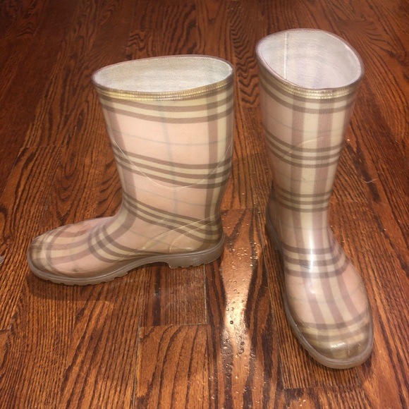 Burberry Light Pink Rain boots - Picture 1 of 5